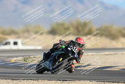 media/Dec-07-2025-CVMA (Sun) [[3e7d2de5dc]]/Race 16-Formula Middleweight/